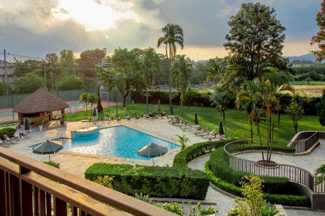 Marriott Sao Paulo Airport Hotel Guarulhos Eksteriør billede The swimming pool at the Royal Selangor Golf & Country Club