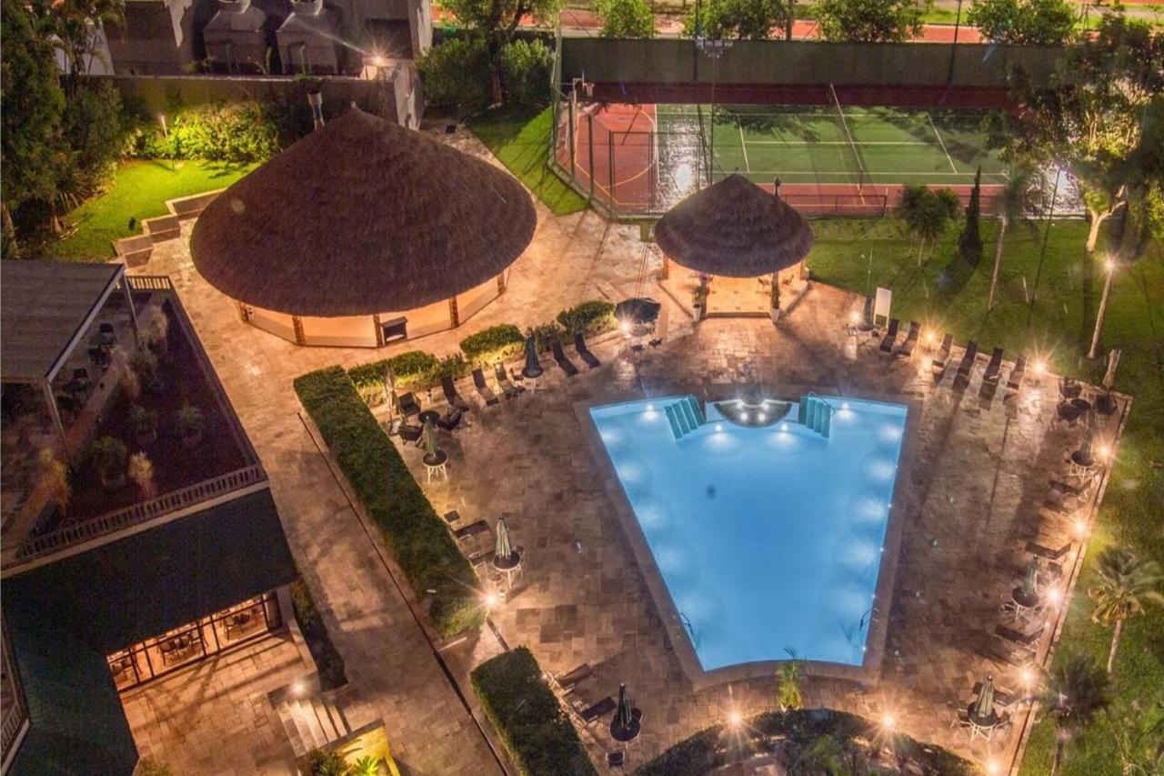 Marriott Sao Paulo Airport Hotel Guarulhos Eksteriør billede The swimming pool at the hotel