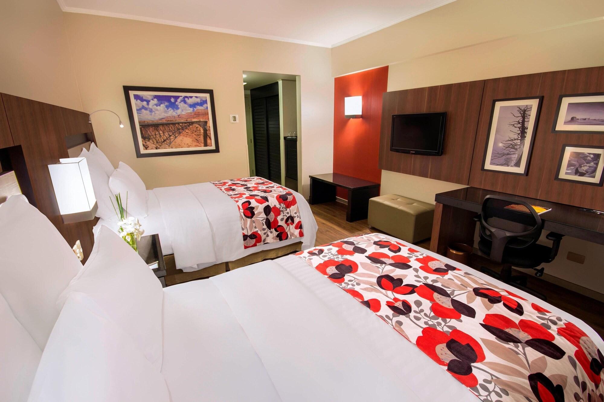 Marriott Sao Paulo Airport Hotel Guarulhos Eksteriør billede A typical room at the Hilton Garden Inn