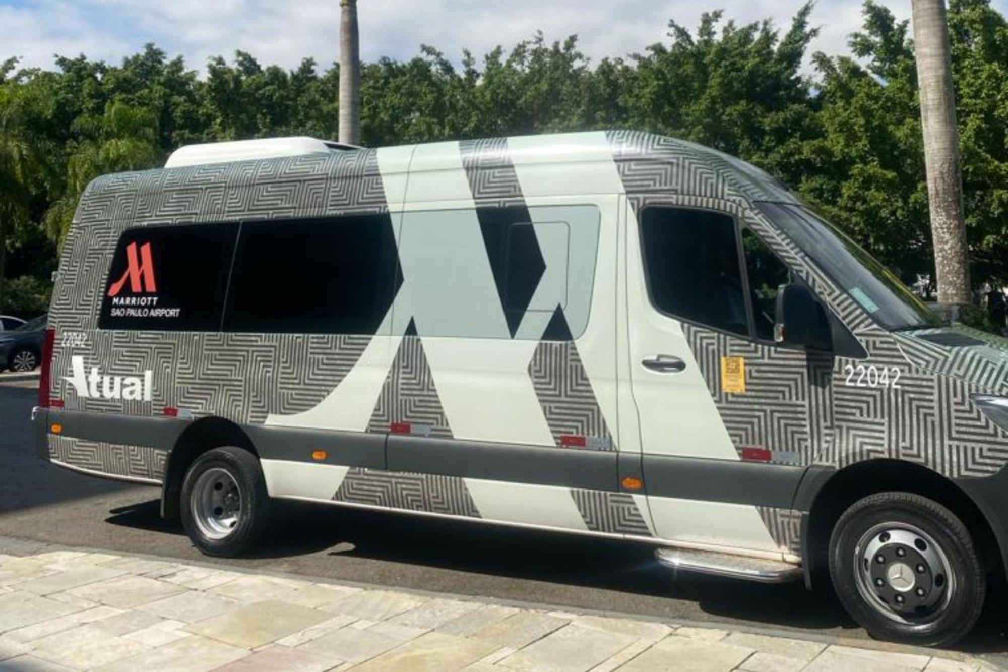 Marriott Sao Paulo Airport Hotel Guarulhos Eksteriør billede A Marriott International shuttle van
